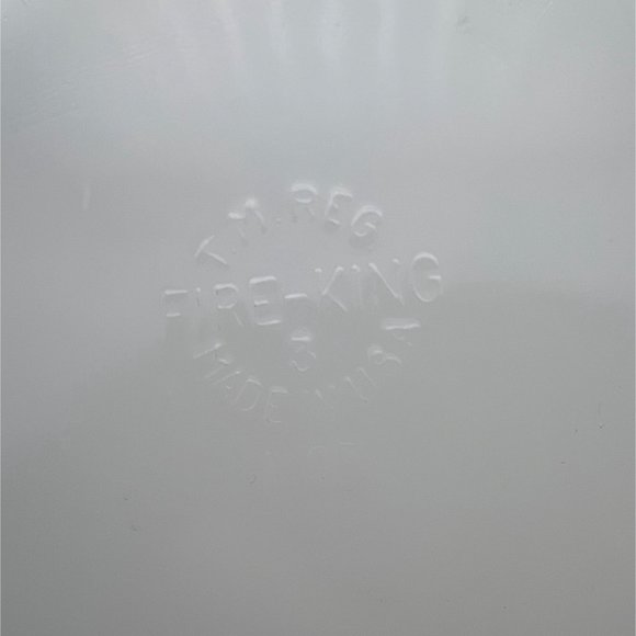 Vintage 1960s Fire King Wheat Pair Round Cake Plates 7" & 8" Anchor Hocking - Picture 7 of 8